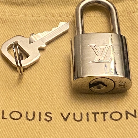 Authentic Louis Vuitton Silver padlock & key set #307 - Picture 9 of 11